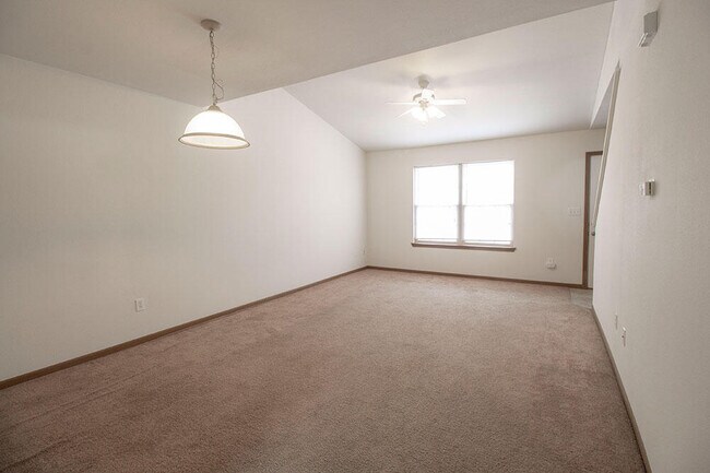 Building Photo - 2119 N Ballenger Ln