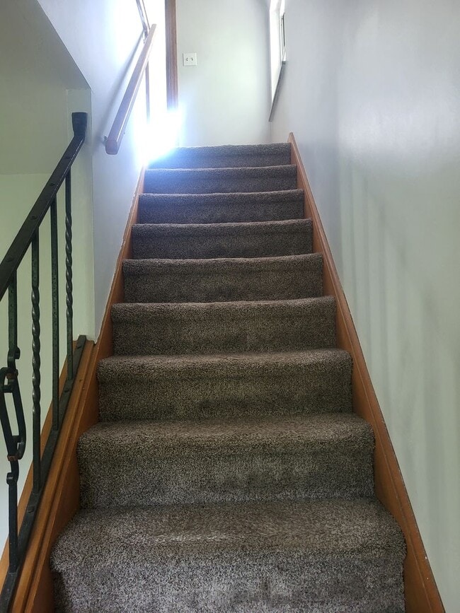 Building Photo - Beautiful 3 bedroom in Verona!