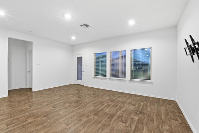 Building Photo - 5210 Ternberry Frst Ln