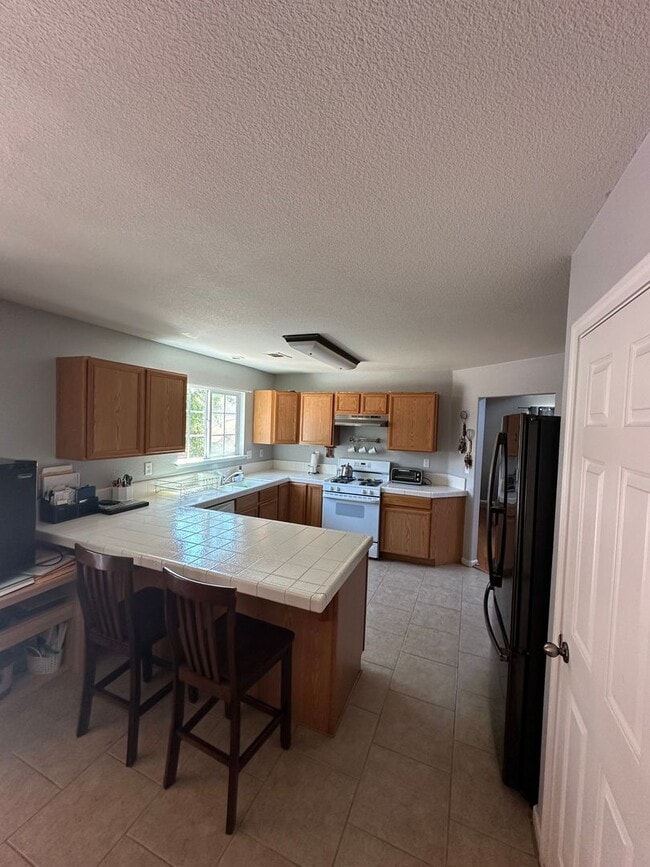 Building Photo - Fantastic 2 Story Home With Desirable Location