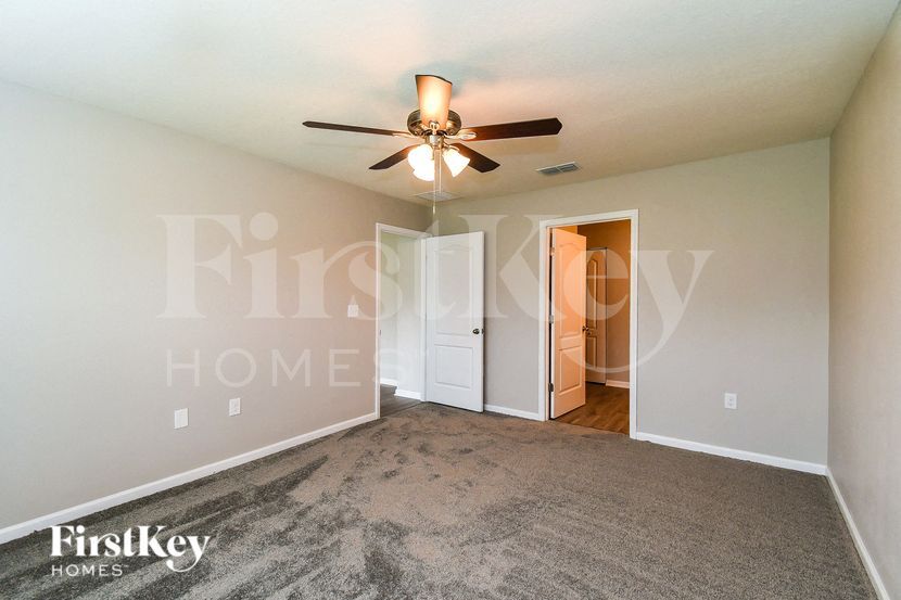 Building Photo - 2037 Tyson Lake Dr