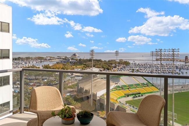 Building Photo - 301 1st St S