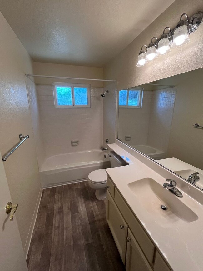Building Photo - NICE UPDATED HOME IN SACRAMENTO!