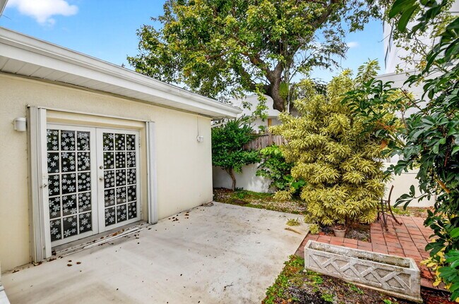 Building Photo - 2620 East Way