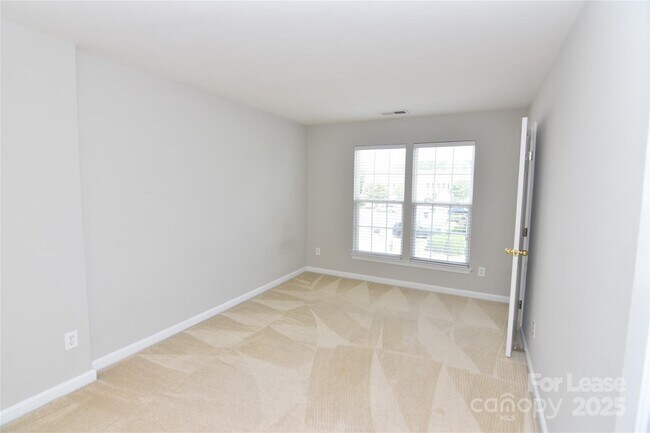 Building Photo - 614 Bayou Cir