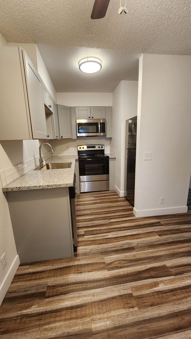 Interior Photo - 212 Boulder Creek Drive