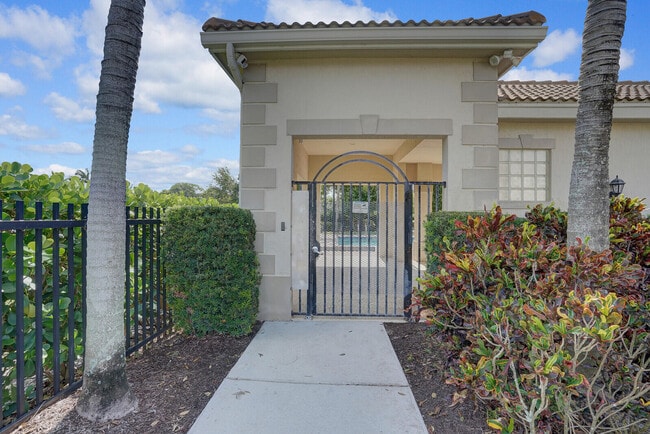 Building Photo - 1101 Vermilion Dr