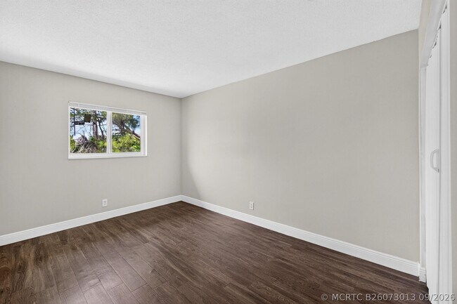Building Photo - 1007 PROSPECT 205