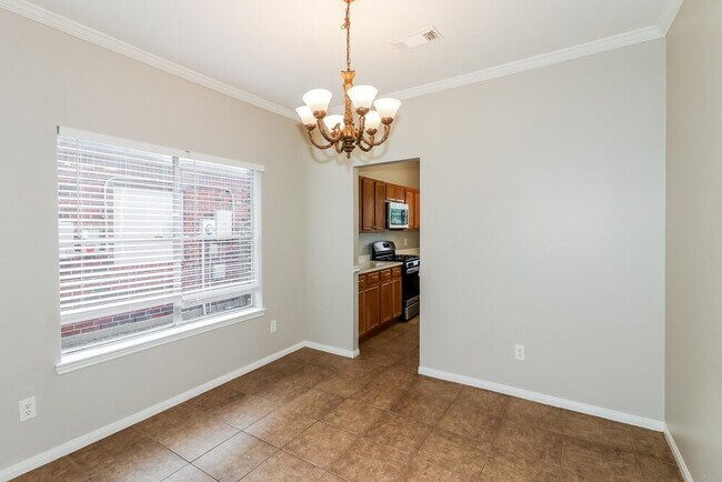 Building Photo - 15806 Mission Crest Ct