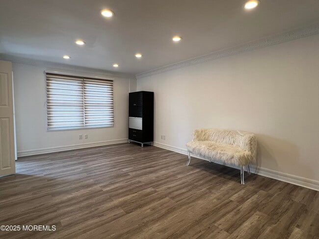 Building Photo - 699 Tennent Rd