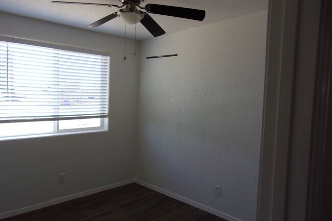 Building Photo - Great home in with great mountain views.