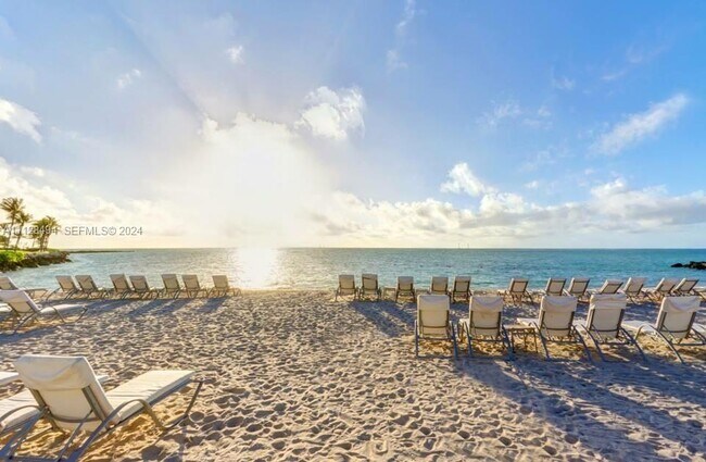 Building Photo - 19117 Fisher Island Dr