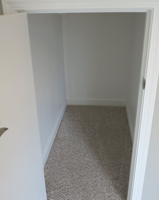 Building Photo - Charming 3 Bedroom & 2.5 Bathroom Available in Atascadero!