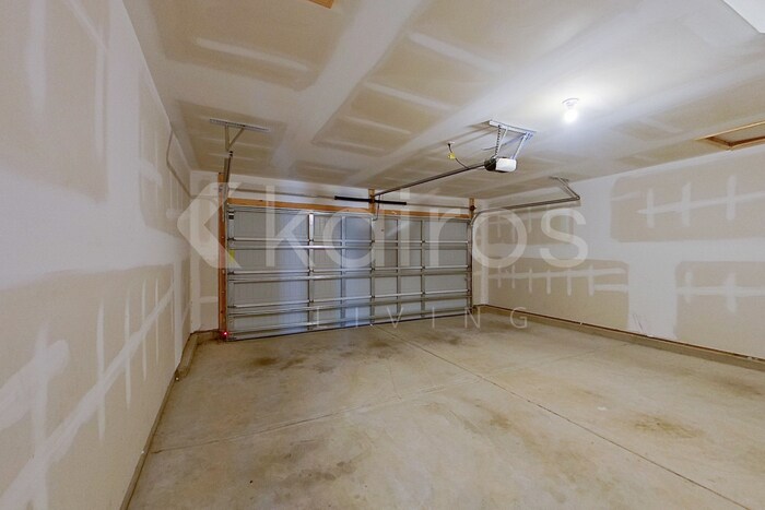 Building Photo - 1190 Silvertrace Dr