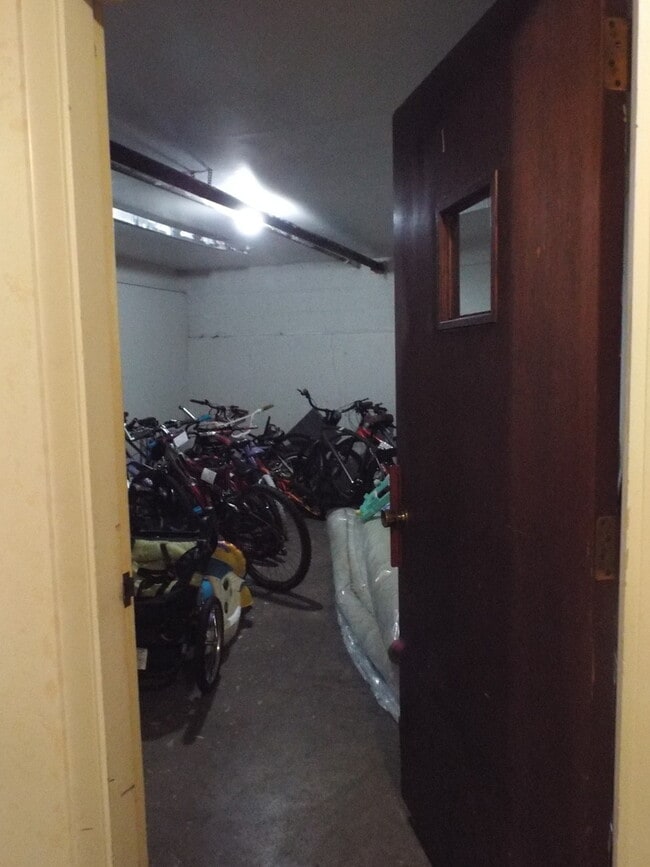 Building Photo - 77 W Central Ave