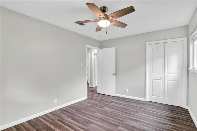 Building Photo - 8515 New Hampshire Dr