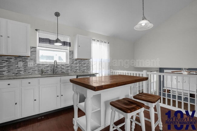 Building Photo - 109 Halcyon Dr