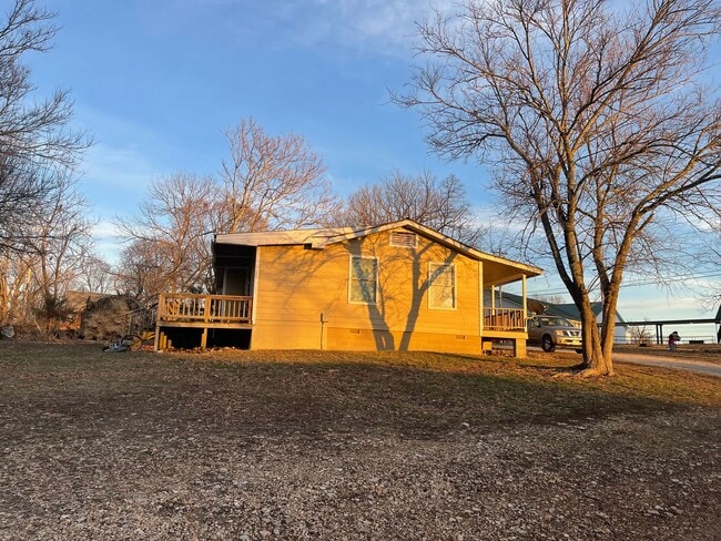 Building Photo - 2 Bed 1 bath - Cassville MO