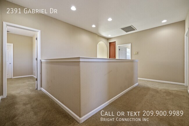 Building Photo - 2391 Gabriel Dr