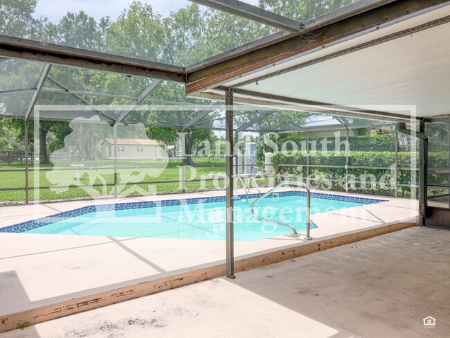 Building Photo - Beautifully Winter Haven Pool Home with Ideal Location