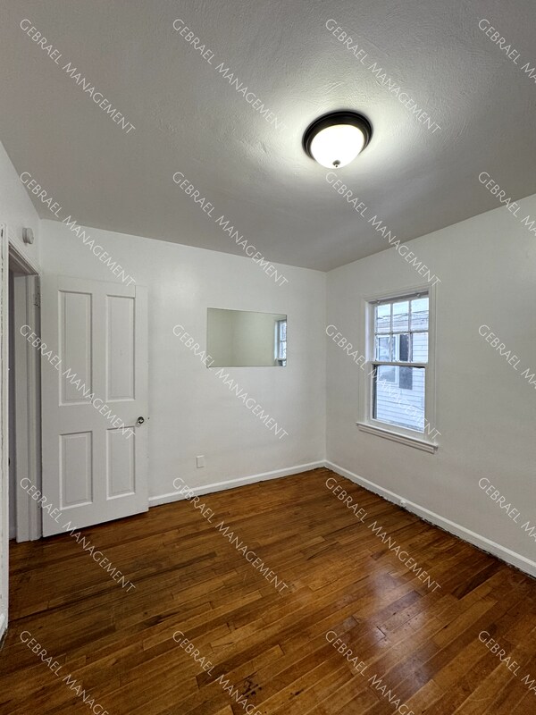 Building Photo - 3210 Herrick St