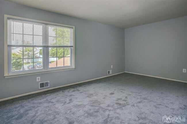 Building Photo - 40 Staghorn Dr