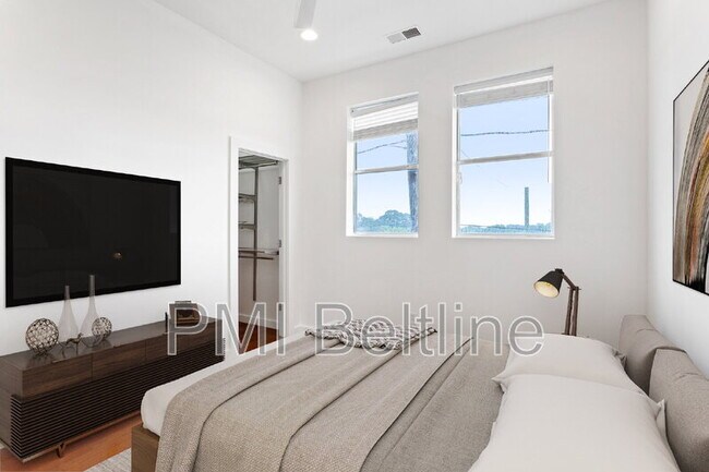 Building Photo - 988 DeKalb Ave NE