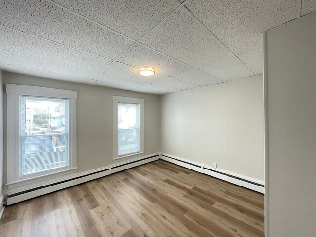 Building Photo - 53 Pennacook St