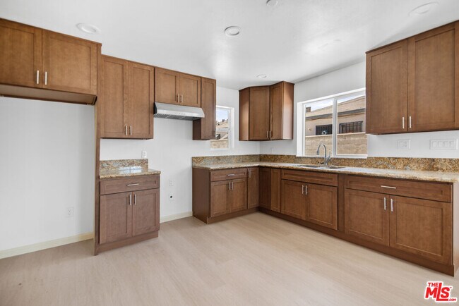 Building Photo - 1120 W 110th St