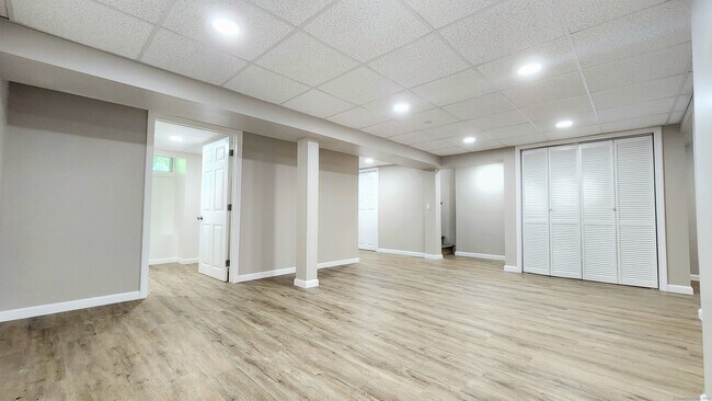Building Photo - 58 Jackson Ave