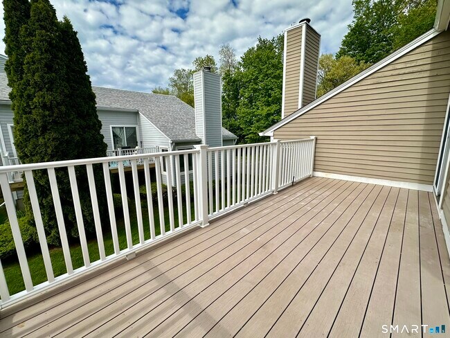 Building Photo - 629 Longfellow Dr