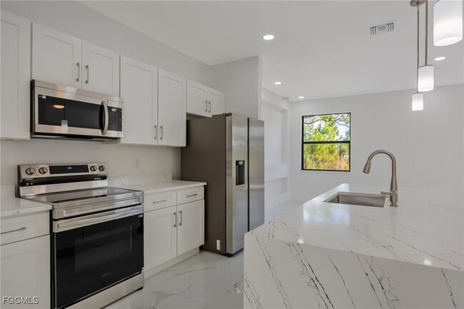 Building Photo - 849 Dowd Ave