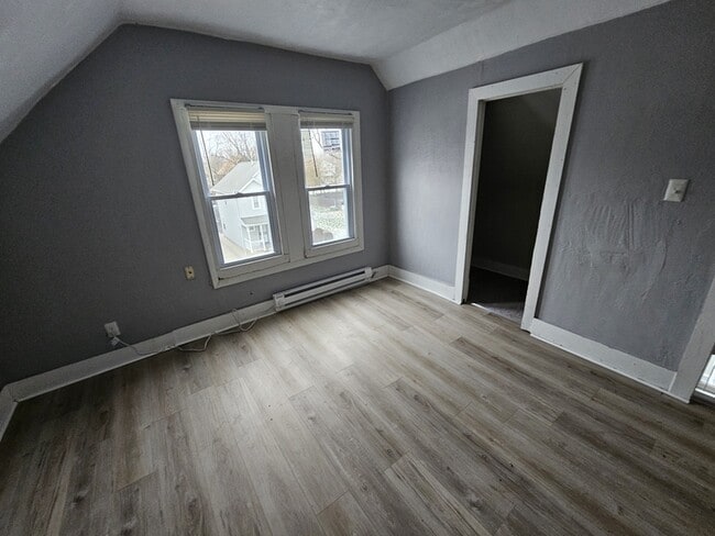 Building Photo - 10602 Earle Ave