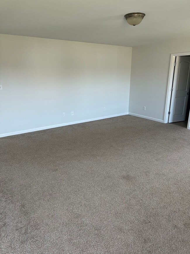 Building Photo - Owens Cross Roads/New Hope Area