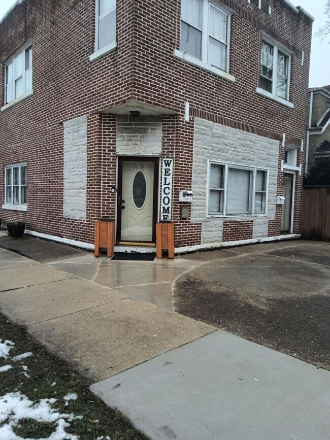 3701 Highland Ave - 3701 Highland Ave Berwyn IL 60402 | Apartment Finder