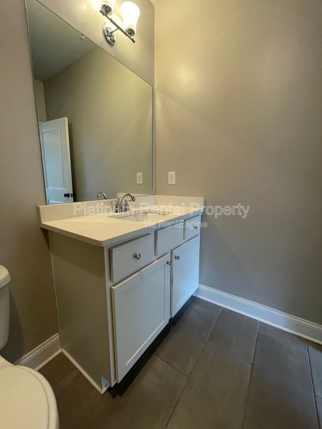 Building Photo - 1236 Stone Castle Cir