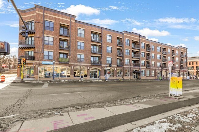 Building Photo - 15 E Franklin Ave