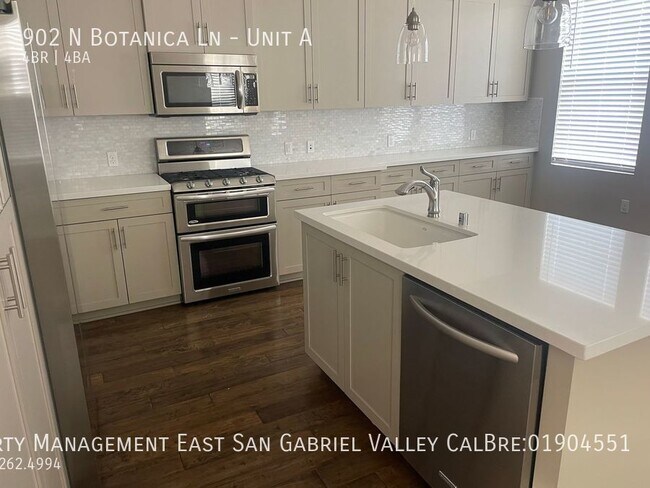 Building Photo - 902 Botanica Ln