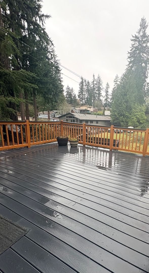 Building Photo - Sooooo Much Space! Beautifully remodeled Shoreline home!