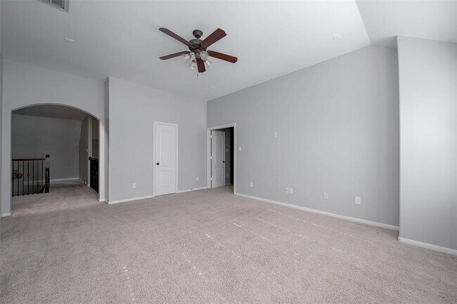 Building Photo - 46 Sandwell Place