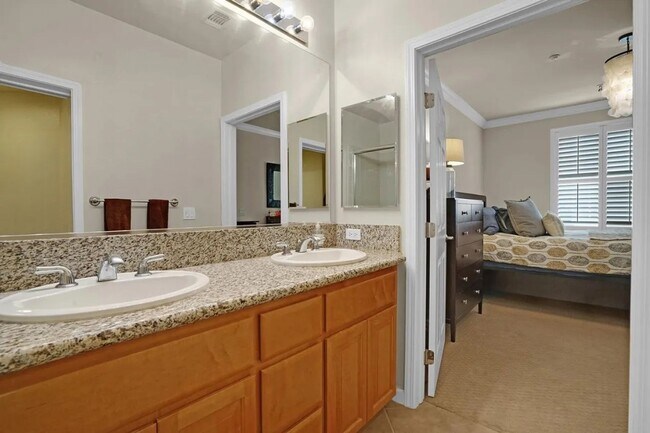 Building Photo - Wonderful Dublin Condo