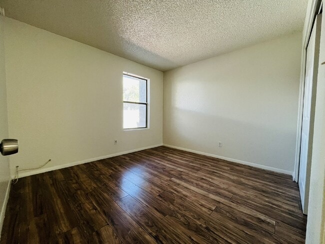 Building Photo - 3807 N 23rd Dr