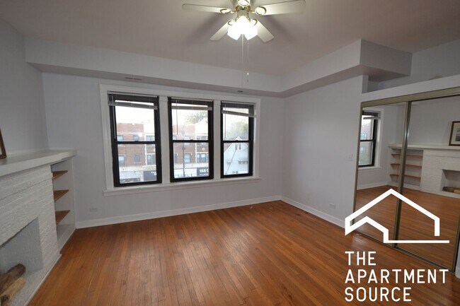 Building Photo - 4550 N Western Ave