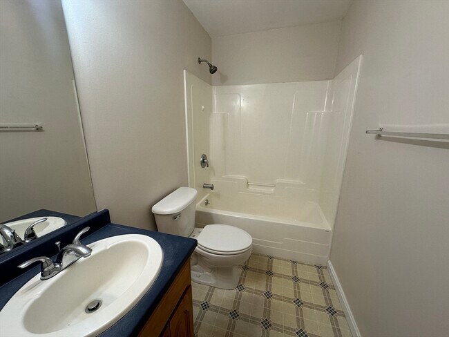 Building Photo - 47 Bower St