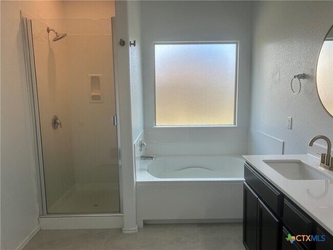 Building Photo - 1203 Kiskadee Branch Dr