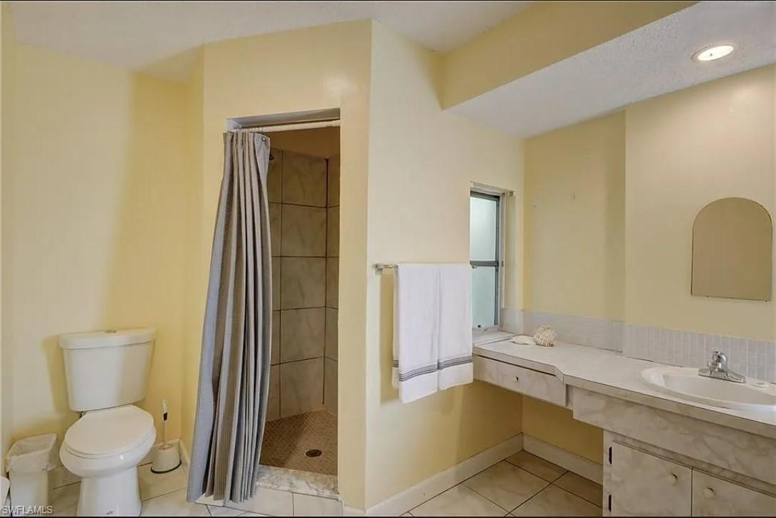 Building Photo - 3919 SE 9th Ct