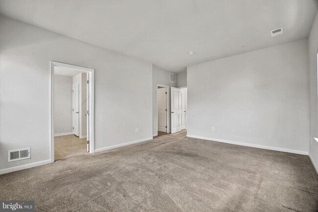 Building Photo - 10012 Aerospace Rd