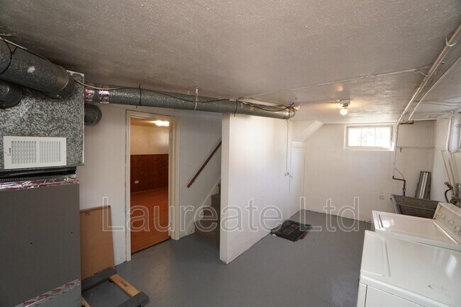 Building Photo - 2425 S Humboldt St