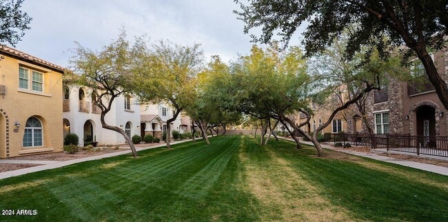 Building Photo - 4757 E Waterman St