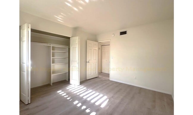 Building Photo - 5253 N Tigua Dr